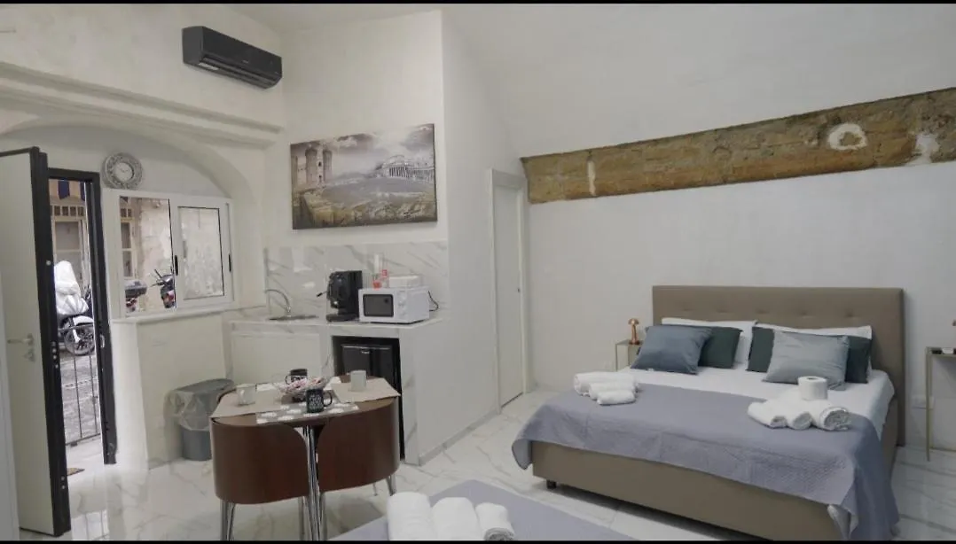 Rebby Home Naples Apartment
